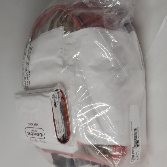 Coach CJ593 Court Backpack + F48068 ASHLEY LEATHER CLUTCH Wallet - Picture 2 of 9